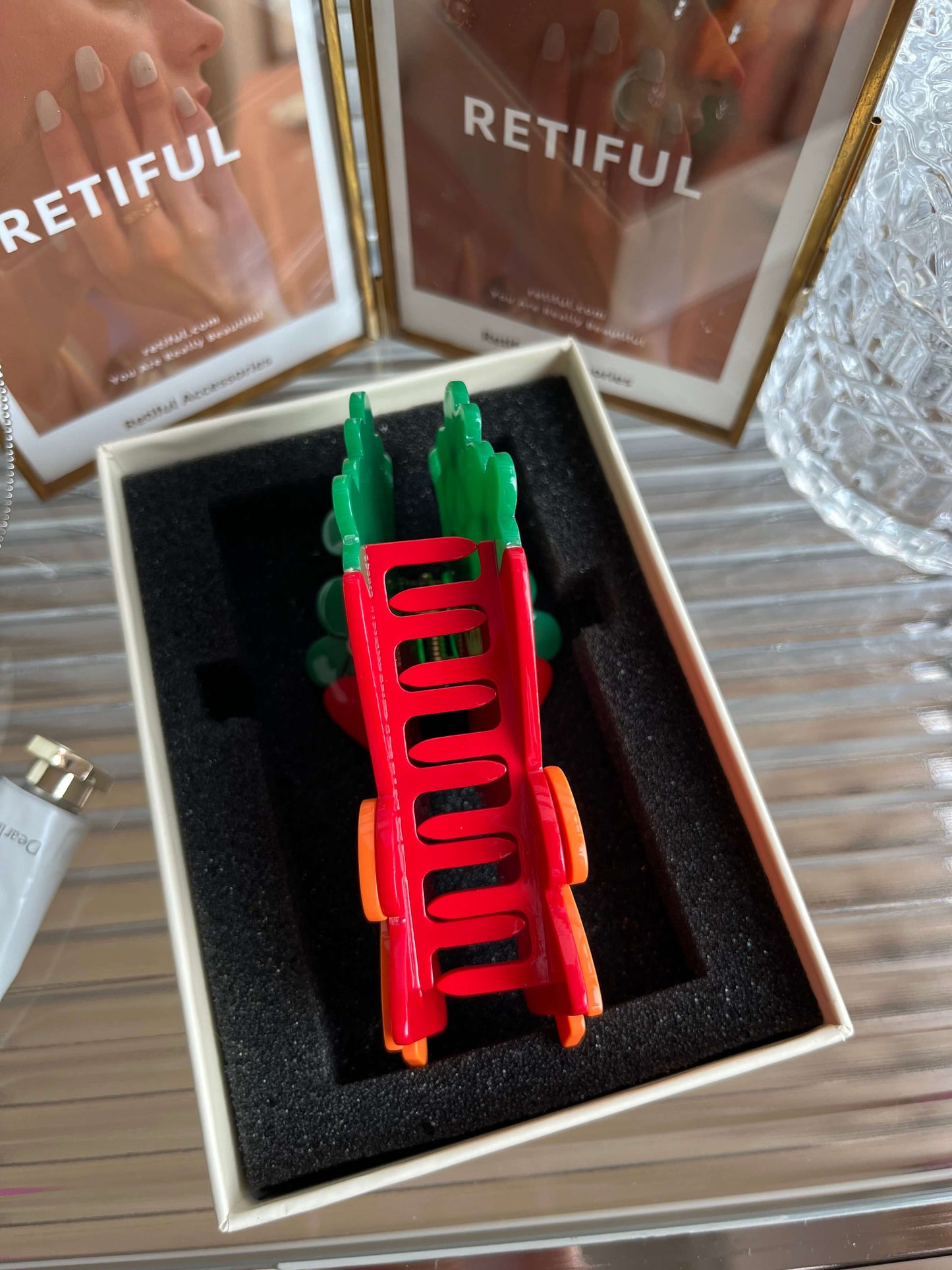 A Bouquet of Flower Claw in Green