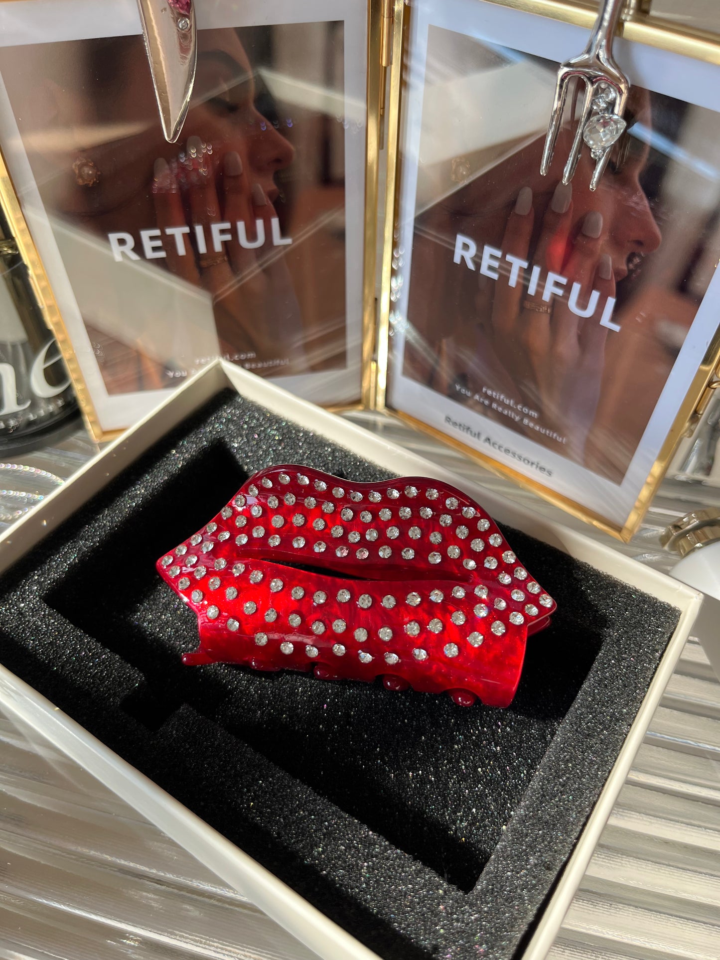 Pinza para el pelo Kiss Me Red Lips