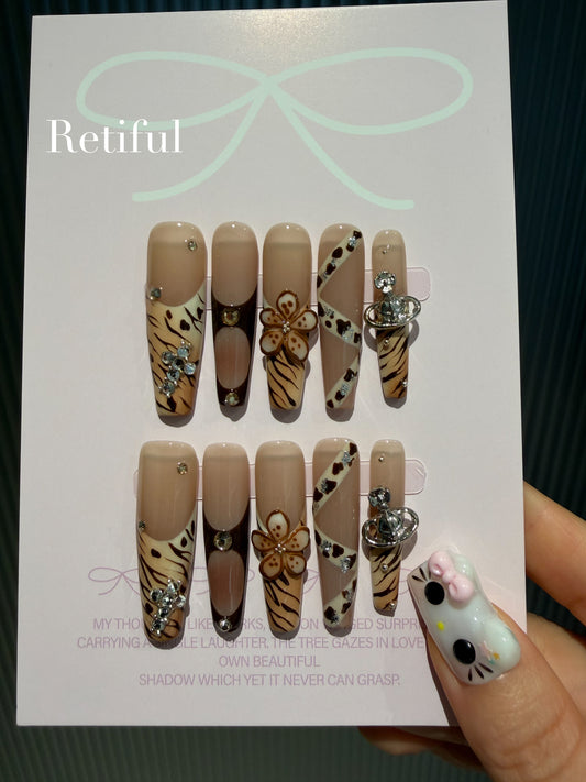 L0040 Flower Press-On Nails