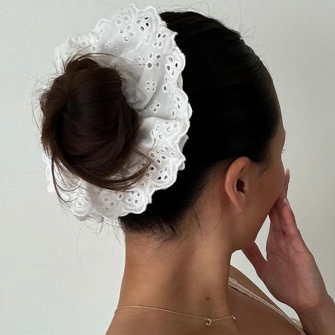 Eyelet Scrunchie White