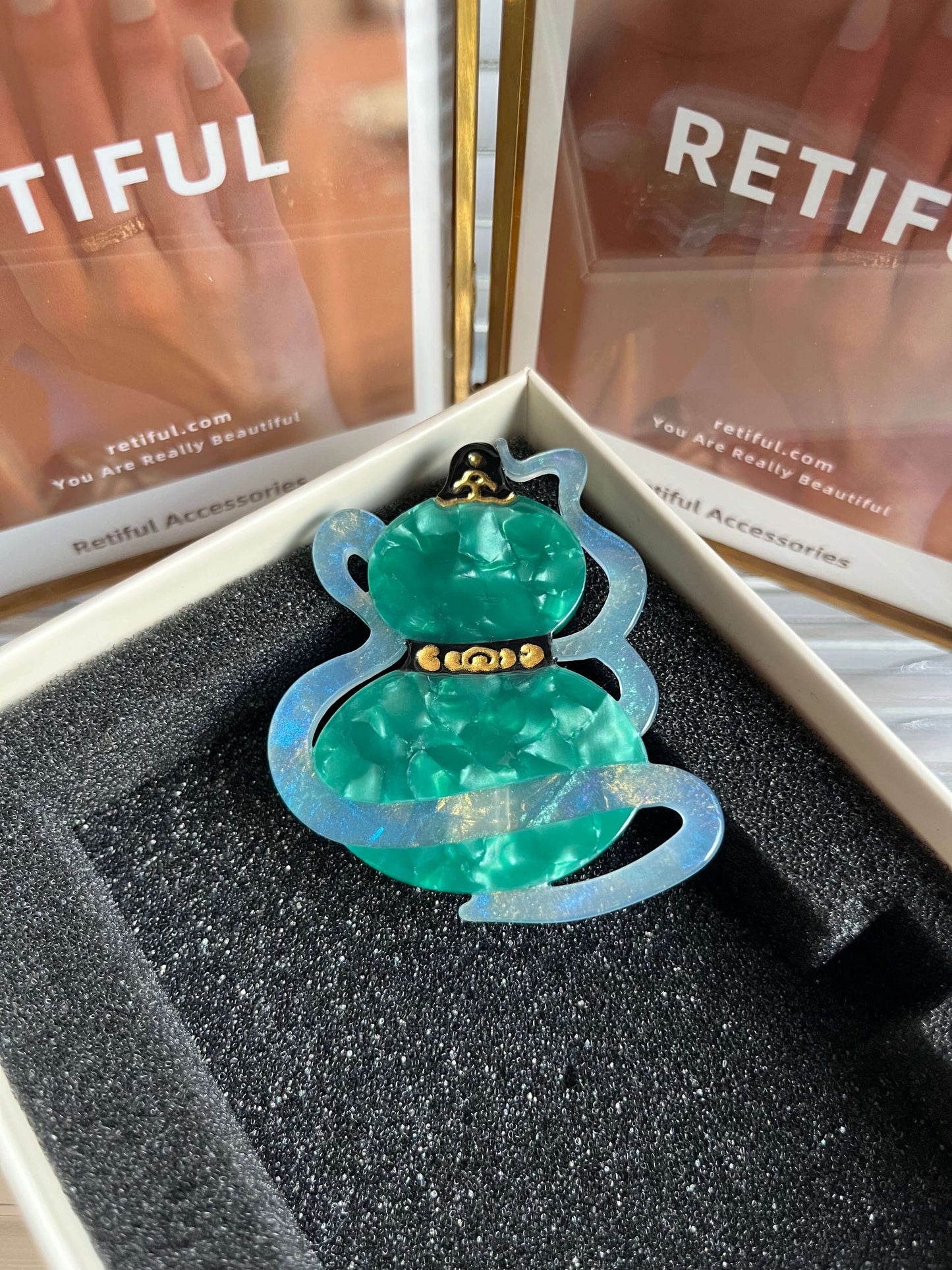 Emerald Gourd Hair Clip