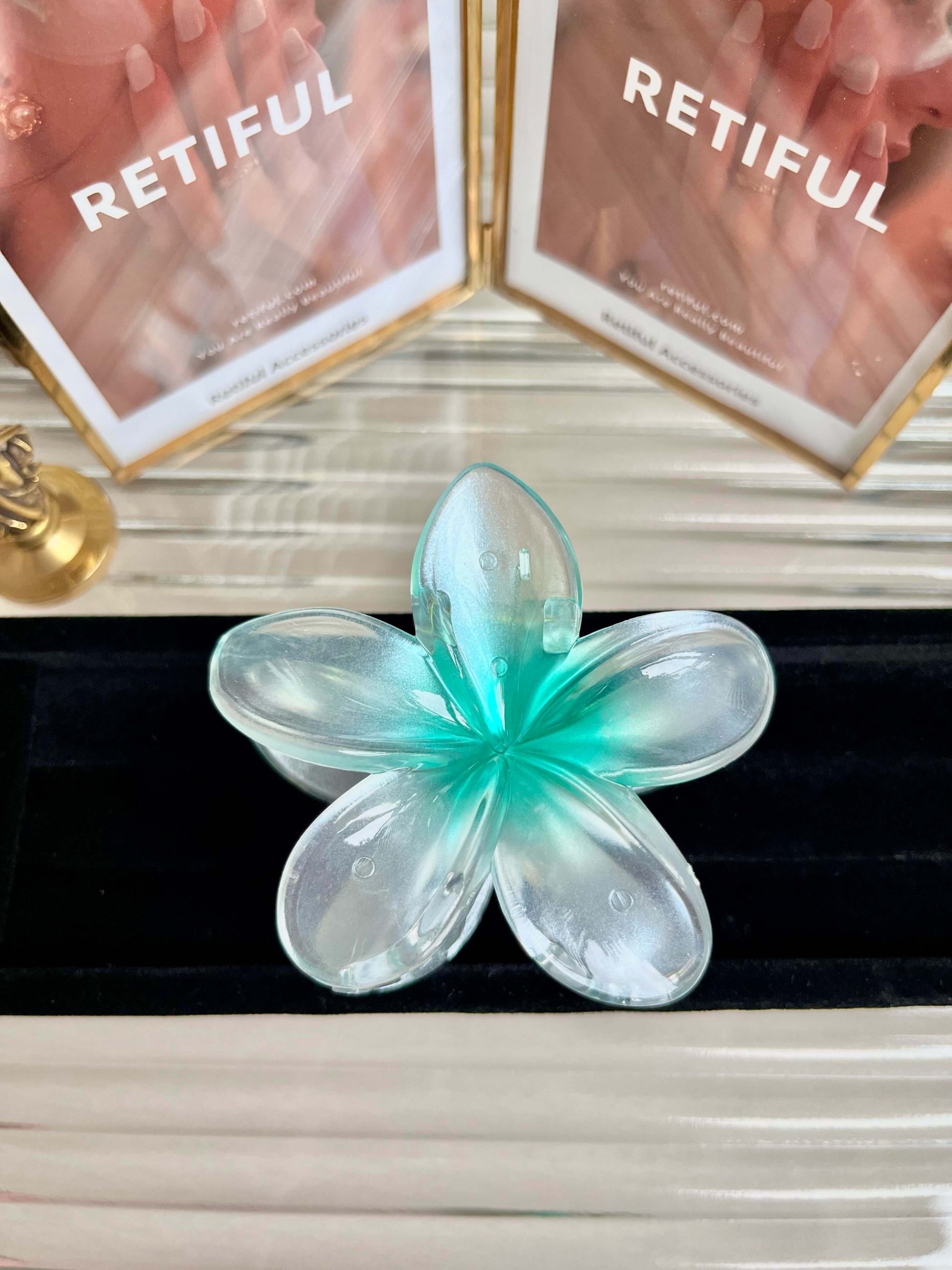 Flower Claw Clip In Aqua Pearl