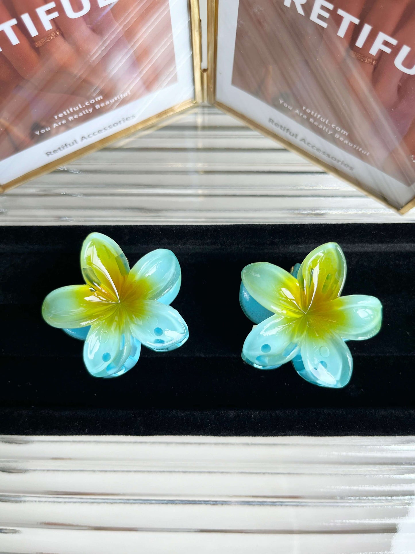 Mini Flower Claw Clip In Blue